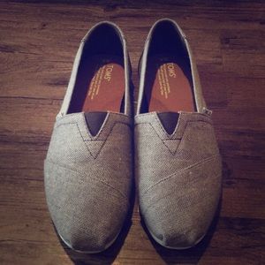 Men’s Toms shoes